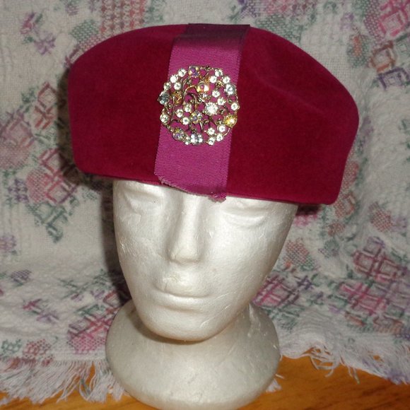VINTAGE PICARDY FELT WOOL DRESS HAT FROM FRANCE-GORGEOUS RASPBERRY W/RHINESTONES - Picture 2 of 5